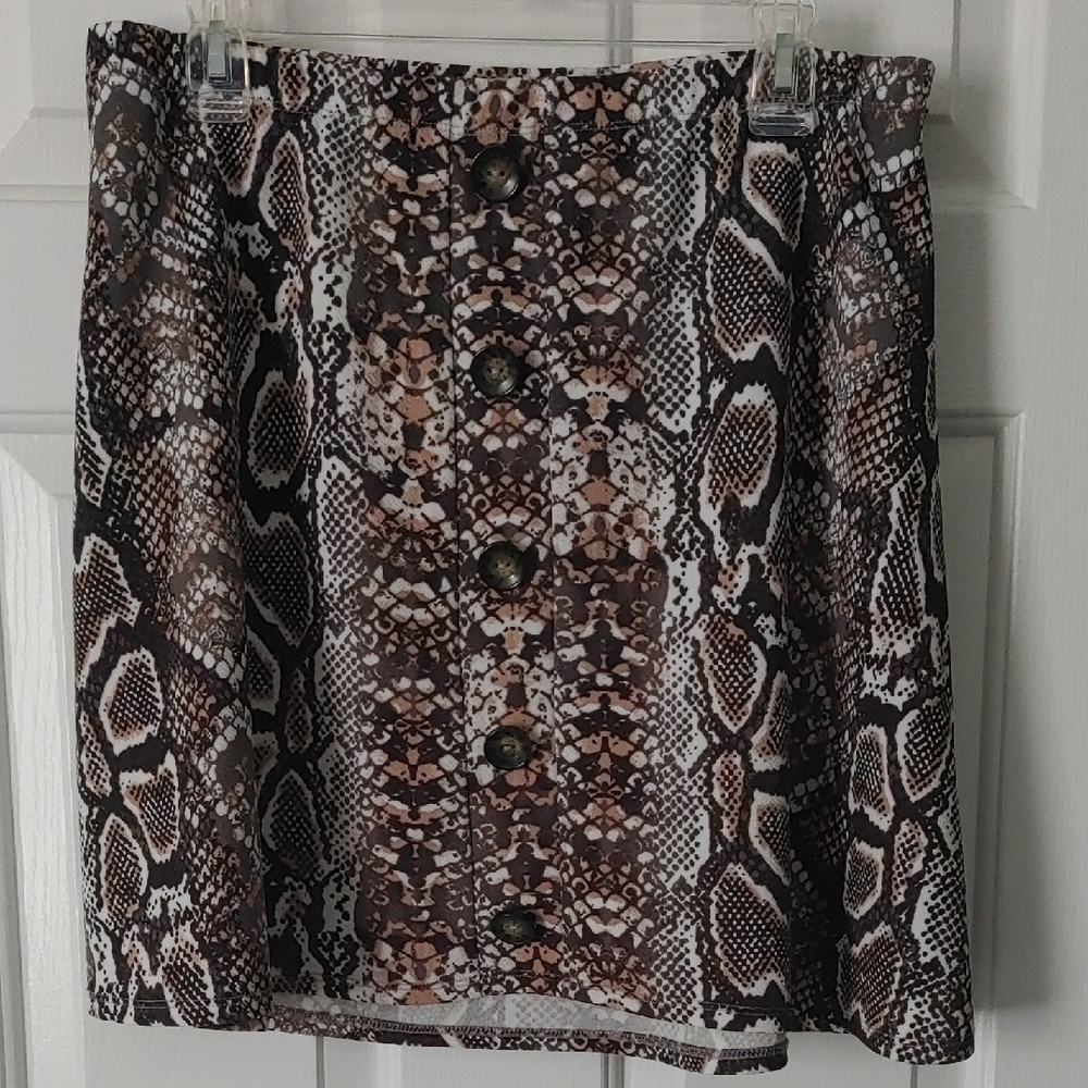 2 Skirts 1 Price. Both Measure 33-35" Waist. Metallic Stripe & Brown Snake Print - Picture 7 of 14
